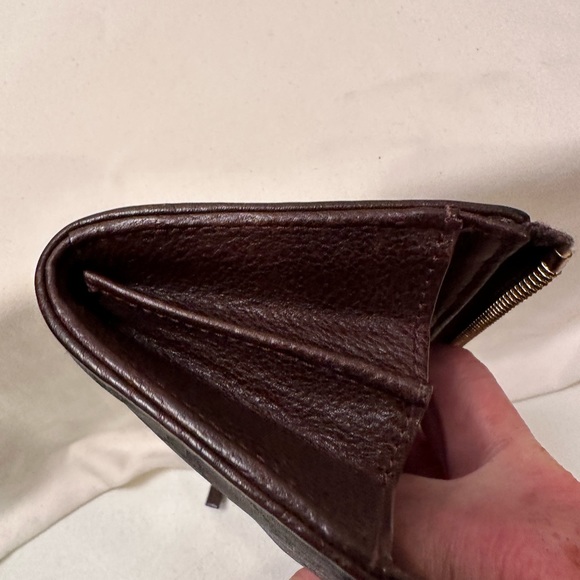 Gucci Guccisimo brown nylon monogram zippy wallet. Zipper is 3/4 around. - Picture 6 of 8